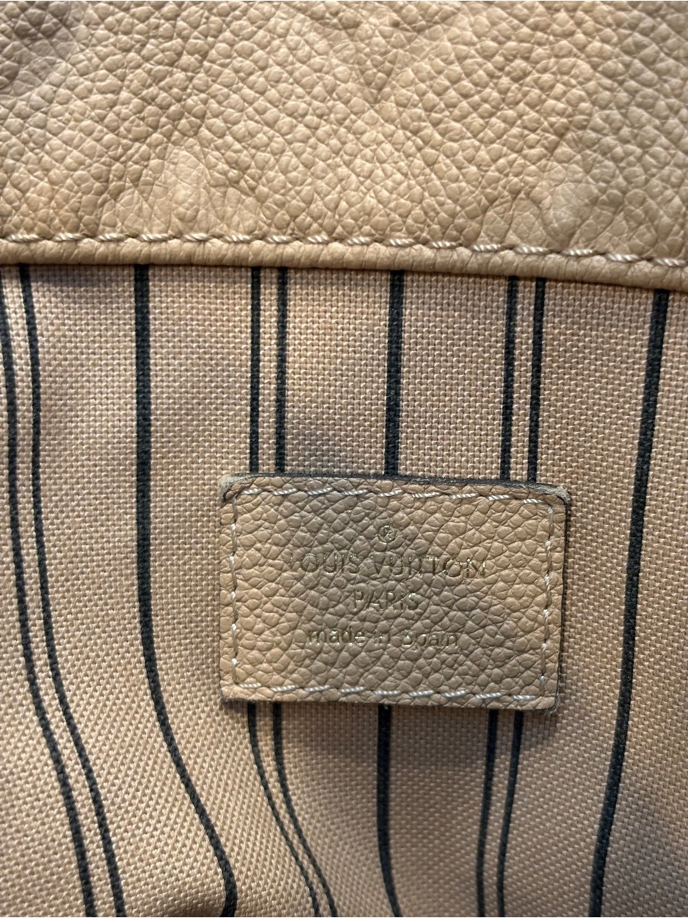 Louis Vuitton Artsy MM Leather Tote Bag - Women's Handbag. Gold Tan. New - Picture 5 of 14